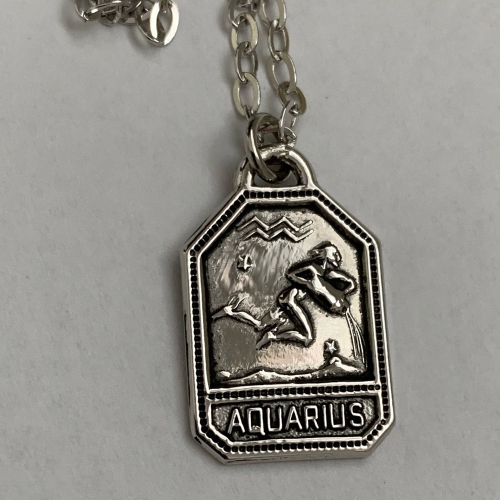 Aquarius zodiac pendant with 18” chain Sterling silver  NEW Vintage - Picture 6 of 11
